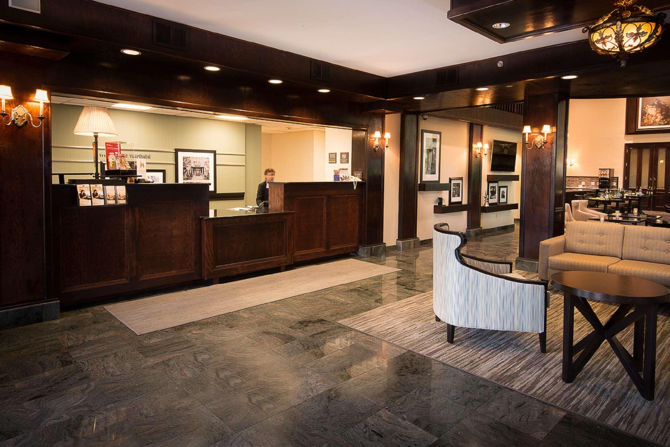 Hampton Inn & Suites Fairfield Фэрфилд Экстерьер фото