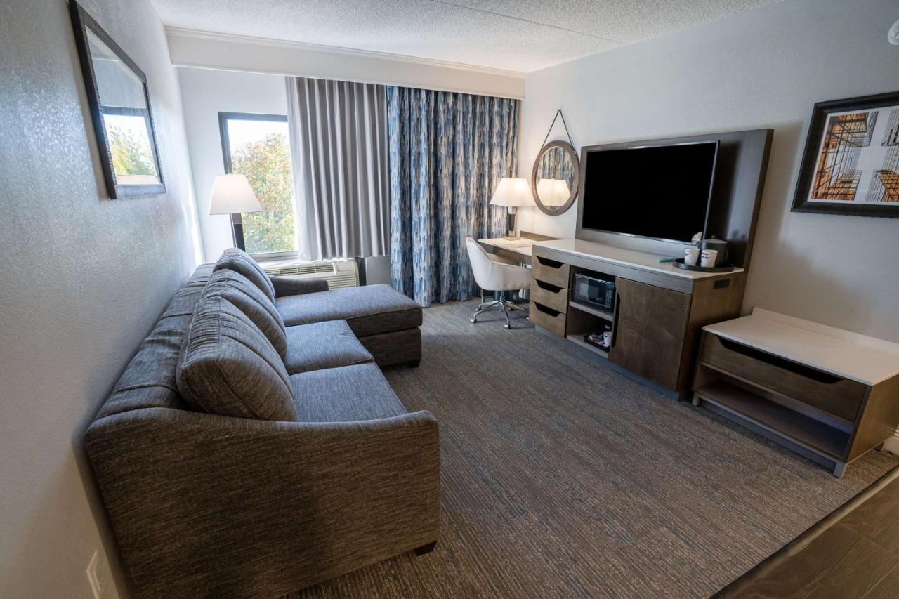 Hampton Inn & Suites Fairfield Фэрфилд Экстерьер фото