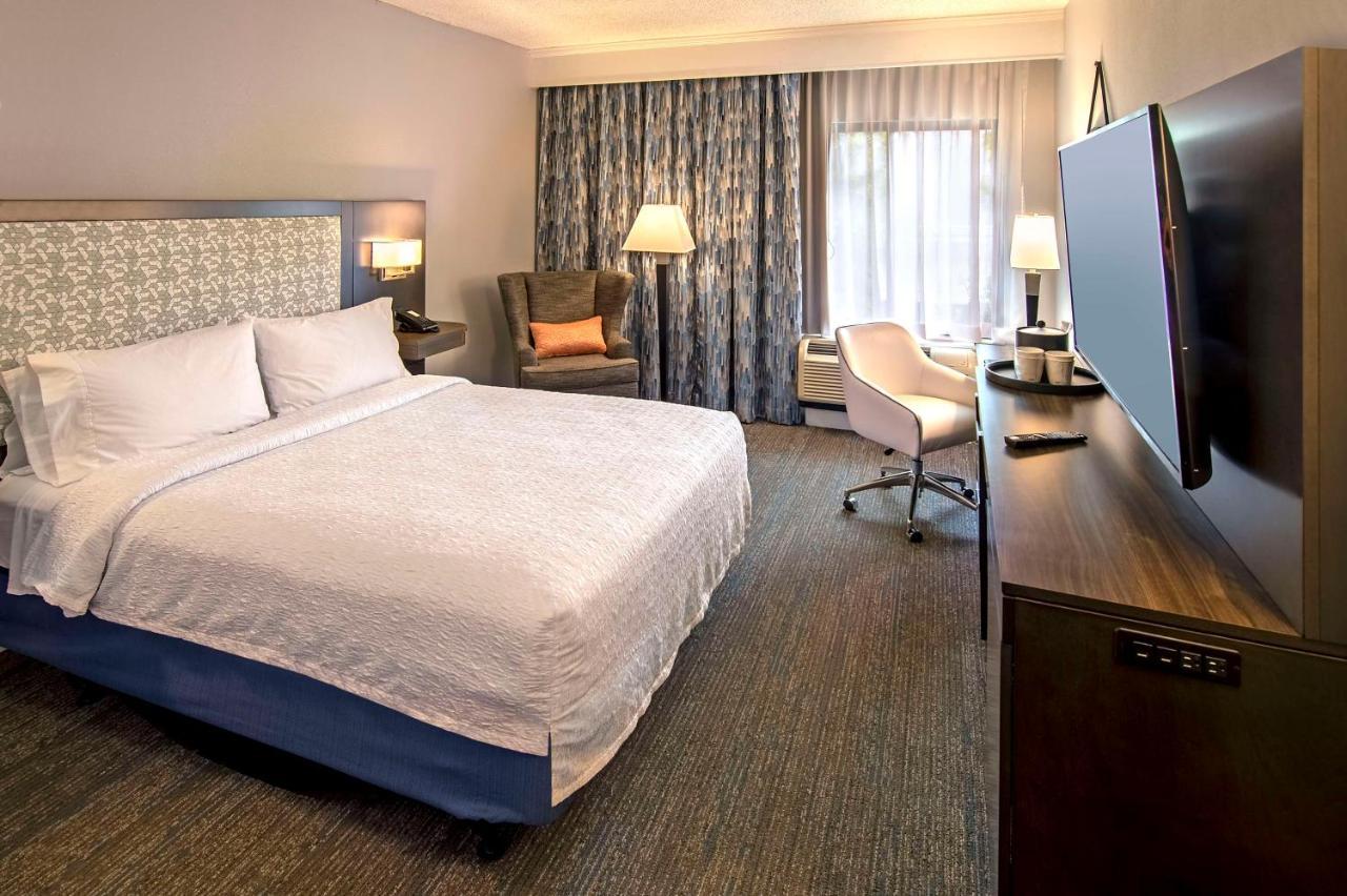 Hampton Inn & Suites Fairfield Фэрфилд Экстерьер фото