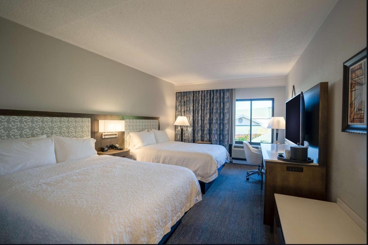 Hampton Inn & Suites Fairfield Фэрфилд Экстерьер фото
