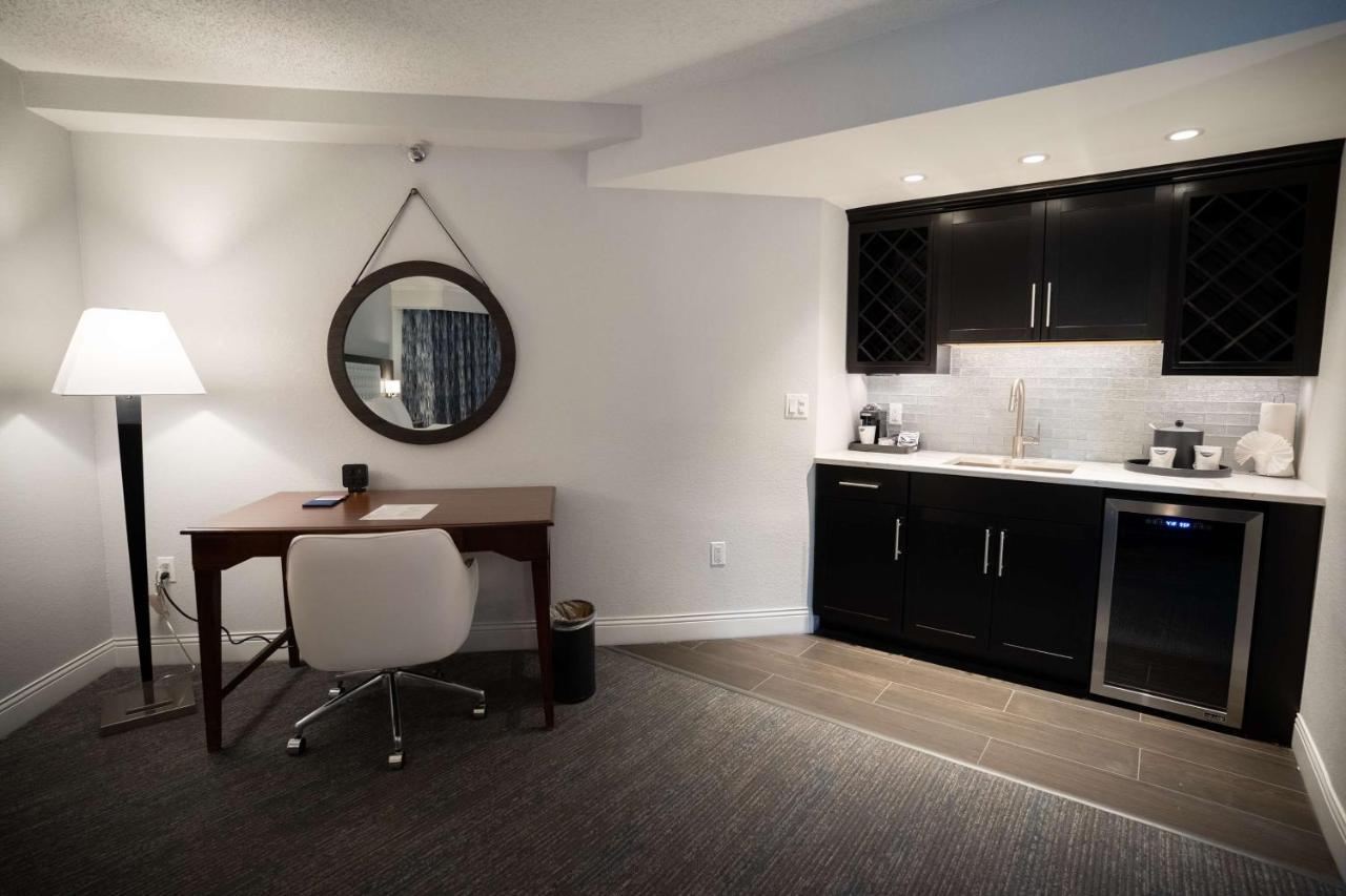 Hampton Inn & Suites Fairfield Фэрфилд Экстерьер фото