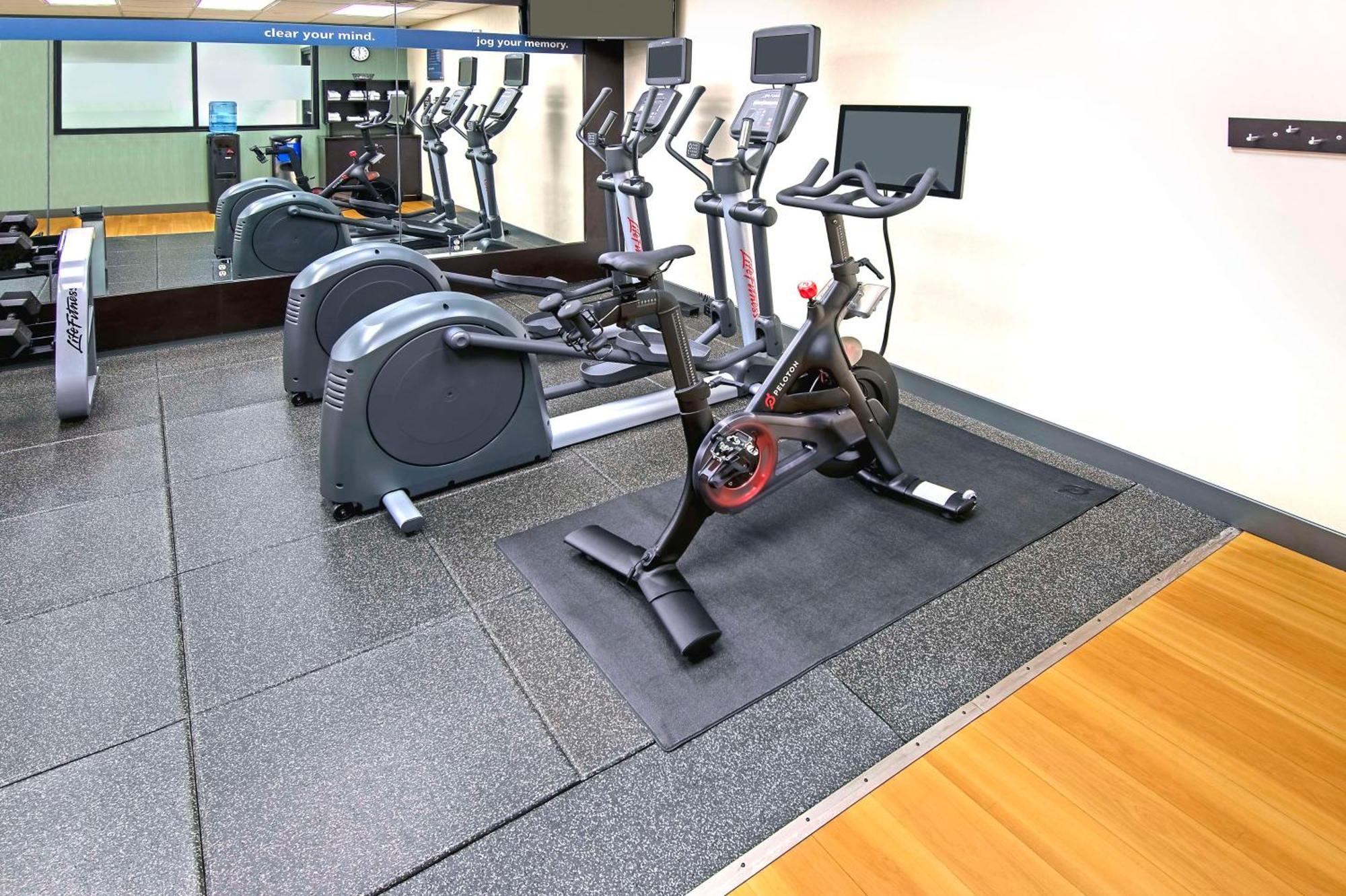 Hampton Inn & Suites Fairfield Фэрфилд Экстерьер фото